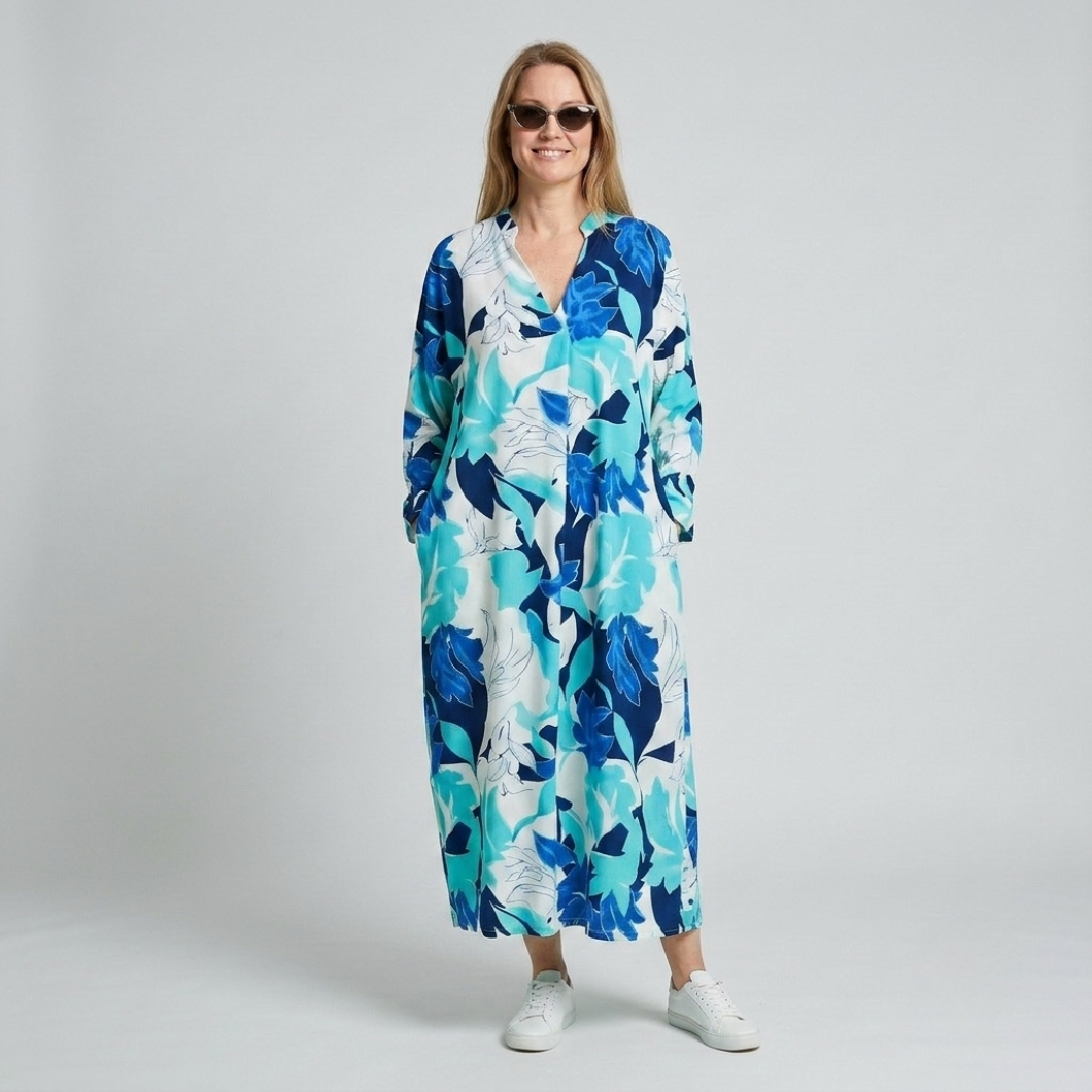 Solveig | Elegant Løs-Fit Maxi-kjole – Luftig modell med kunstnerisk print