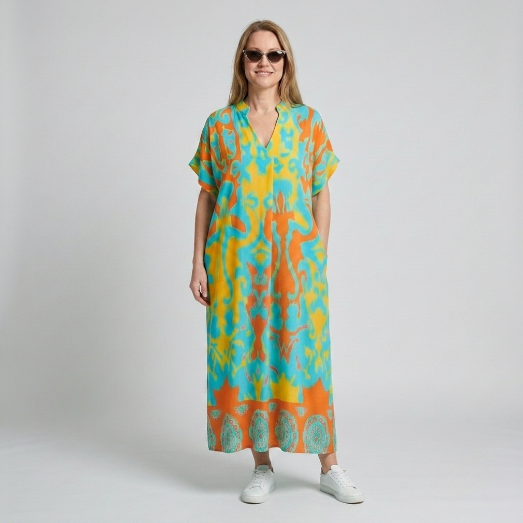 Solveig | Elegant Løs-Fit Maxi-kjole – Luftig modell med kunstnerisk print