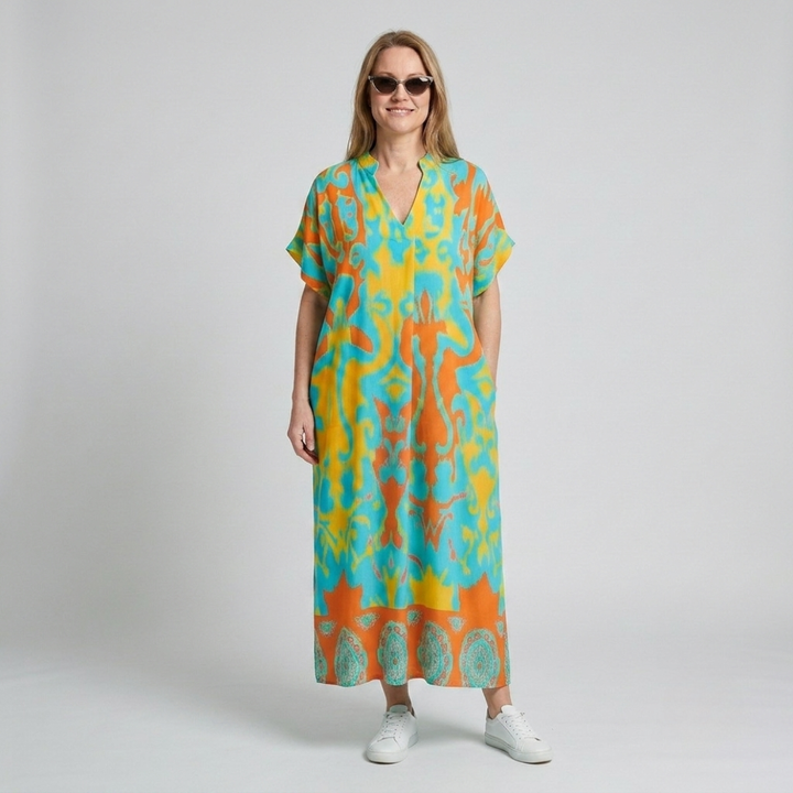 Solveig | Elegant Løs-Fit Maxi-kjole – Luftig modell med kunstnerisk print